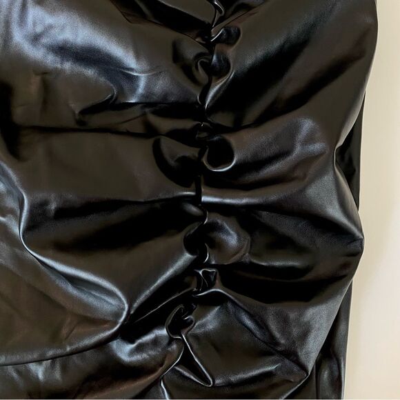 Fashion to Figure Faux Leather Ruched Skirt - Size: 4 - NWT - Picture 7 of 8